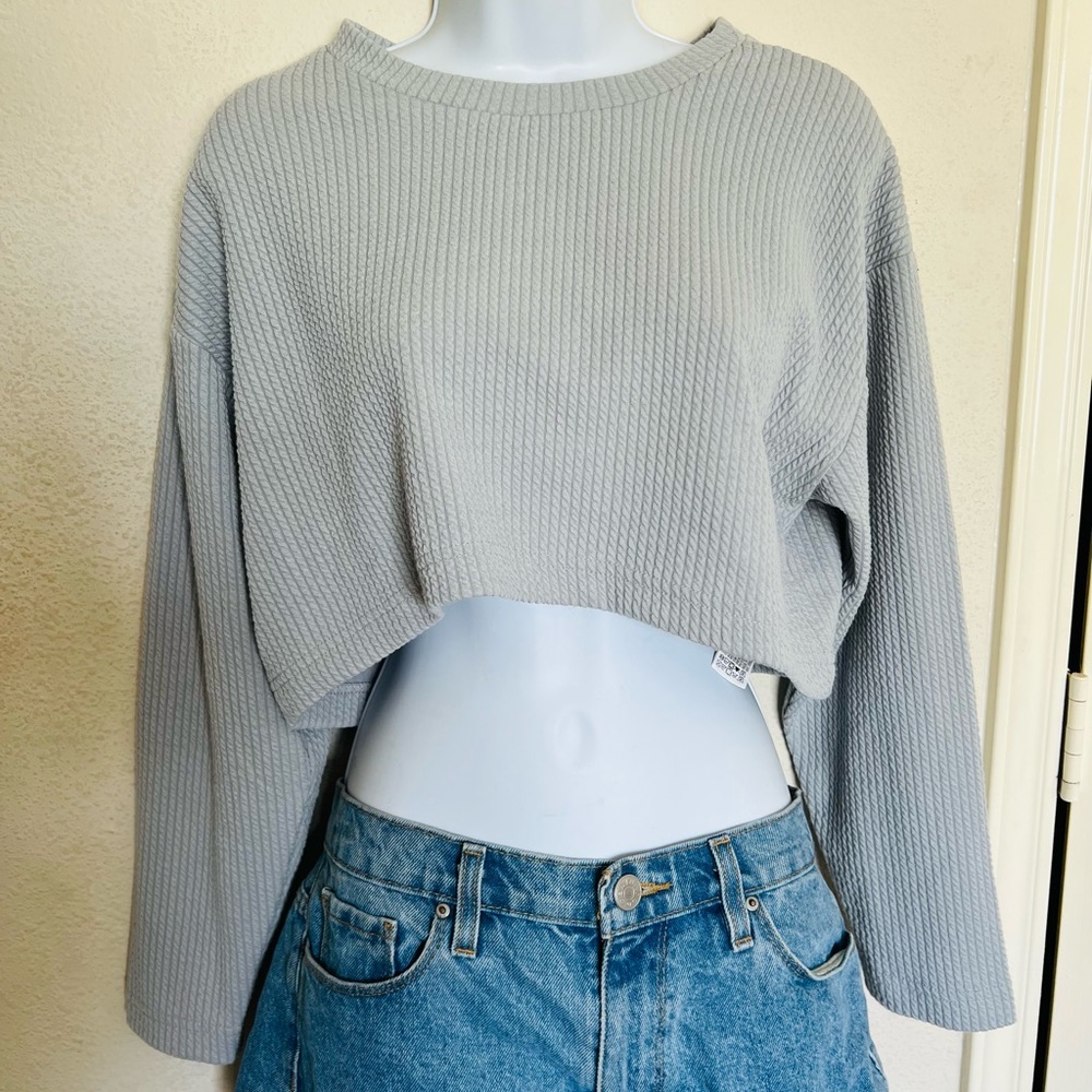 🤍Beautiful cropped sweater!🤍